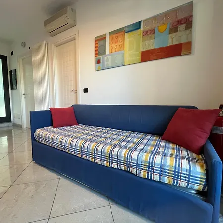 Palm Grove House Con Terrazzo E Box Privato Apartman