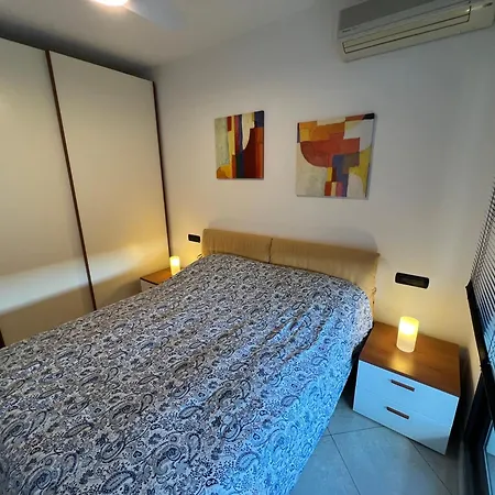 Palm Grove House Con Terrazzo E Box Privato Apartman