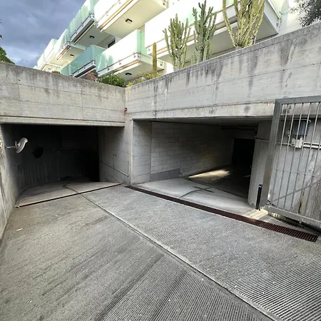 Palm Grove House Con Terrazzo E Box Privato شقة