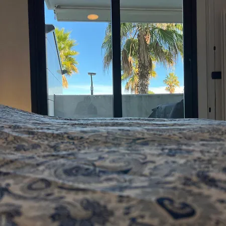 Daire Palm Grove House Con Terrazzo E Box Privato