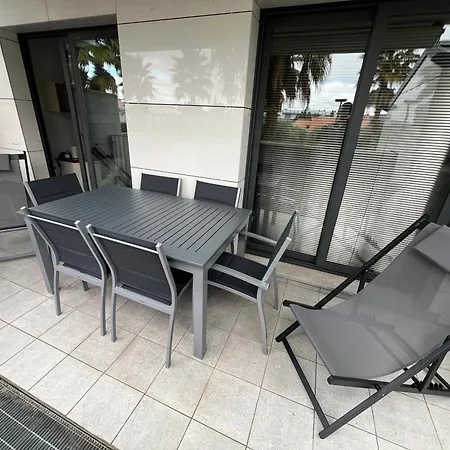 Palm Grove House Con Terrazzo E Box Privato Apartman